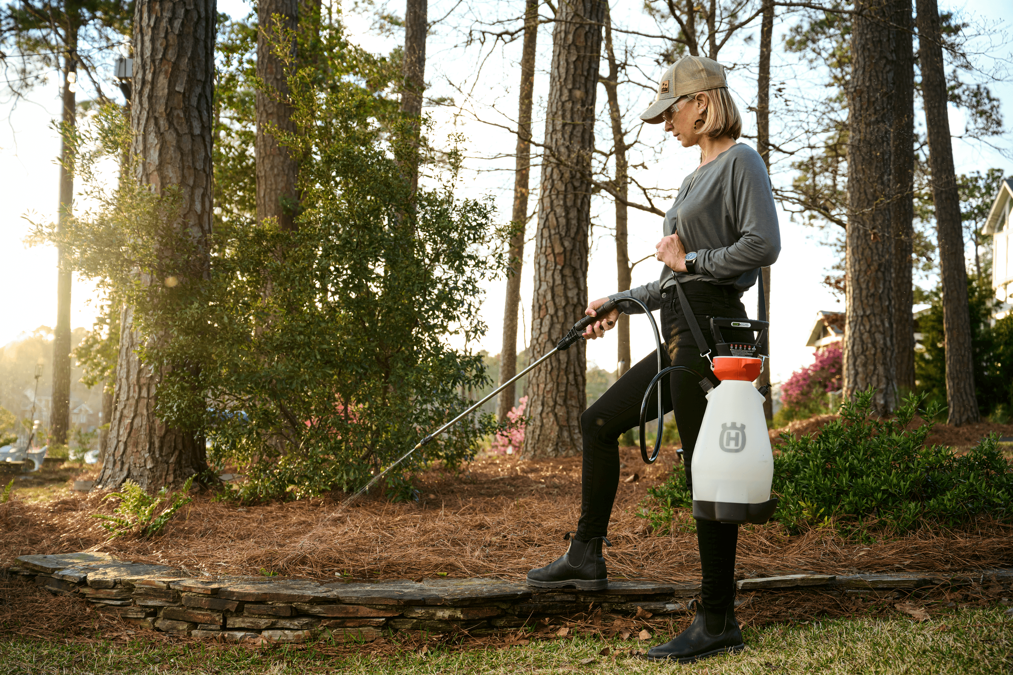 8L Battery Handheld Sprayer image 2
